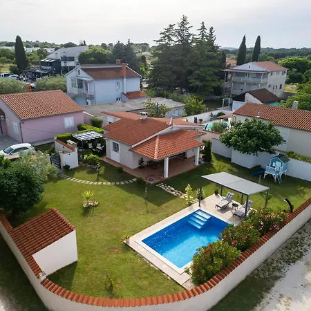 Villa Kira