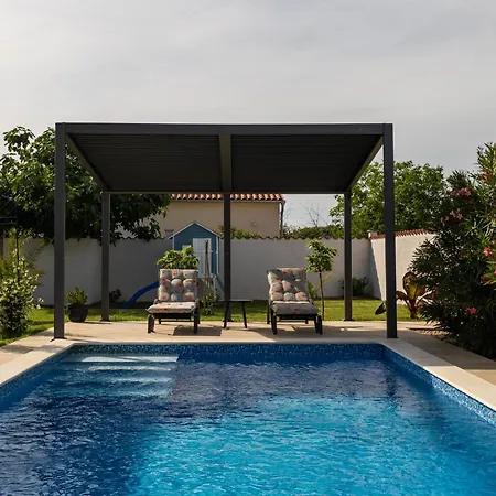 Kira Villa